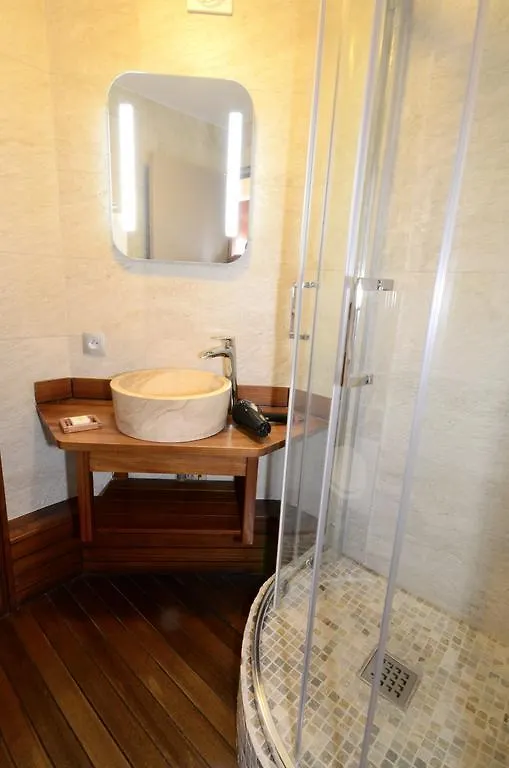 Ξενοδοχείο Confort 13 (adults Only) 3*